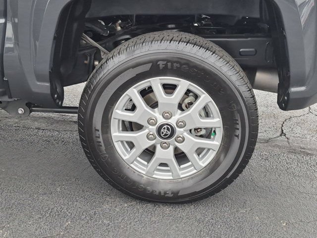 Certified 2025 Toyota Tacoma SR5 AWD/4WD image 7