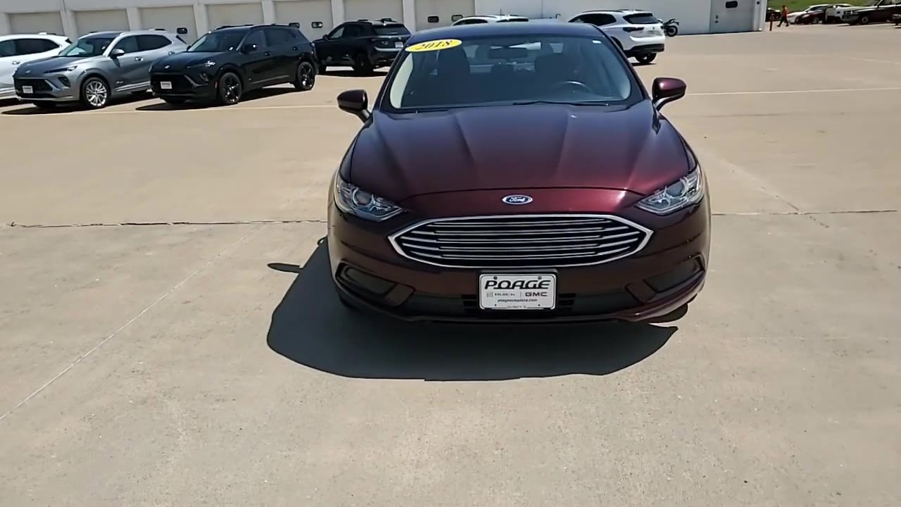 Used 2018 Ford Fusion SE w/ Fusion SE Technology Package FWD image 3