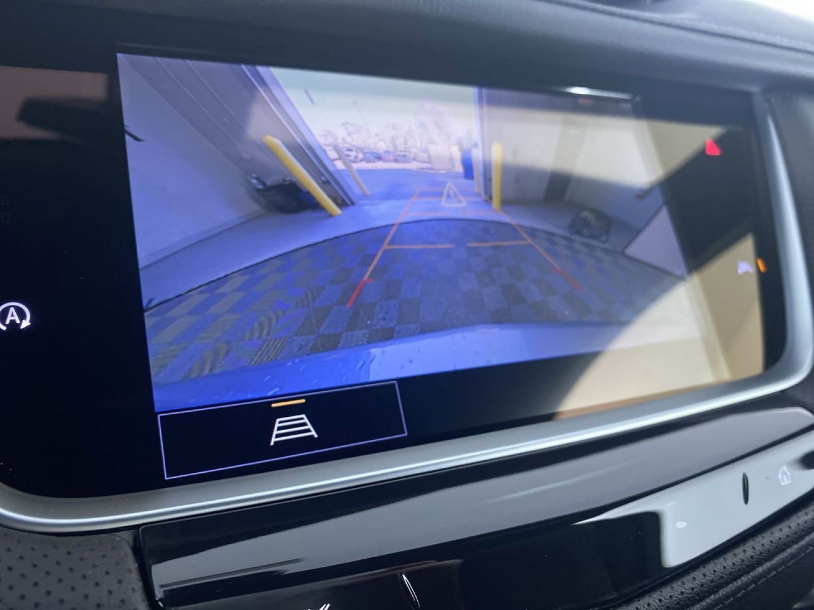 New 2025 Cadillac XT6 Luxury w/ LPO, Blue Accent Package AWD/4WD image 6