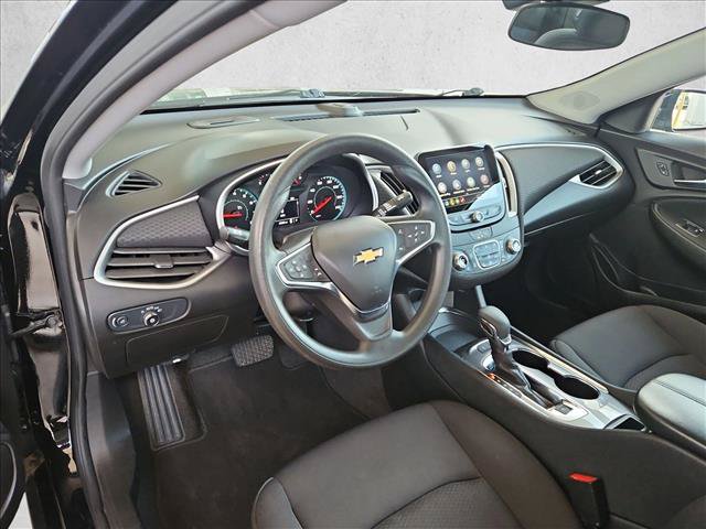 Used 2025 Chevrolet Malibu LT FWD image 9