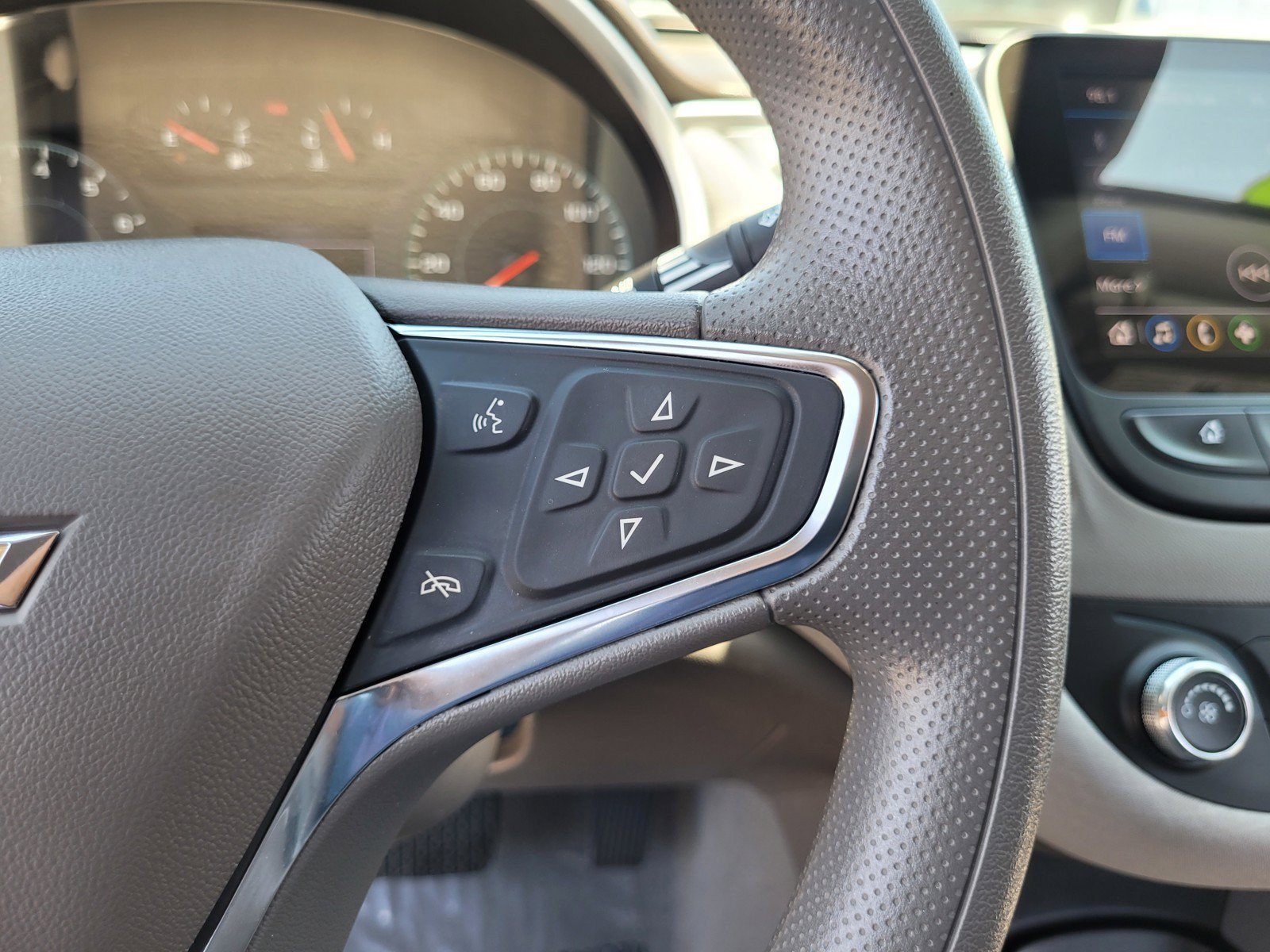 Used 2023 Chevrolet Malibu LS FWD image 24