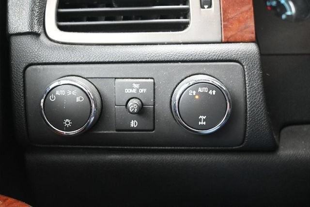 Used 2013 Chevrolet Avalanche LT AWD/4WD image 24