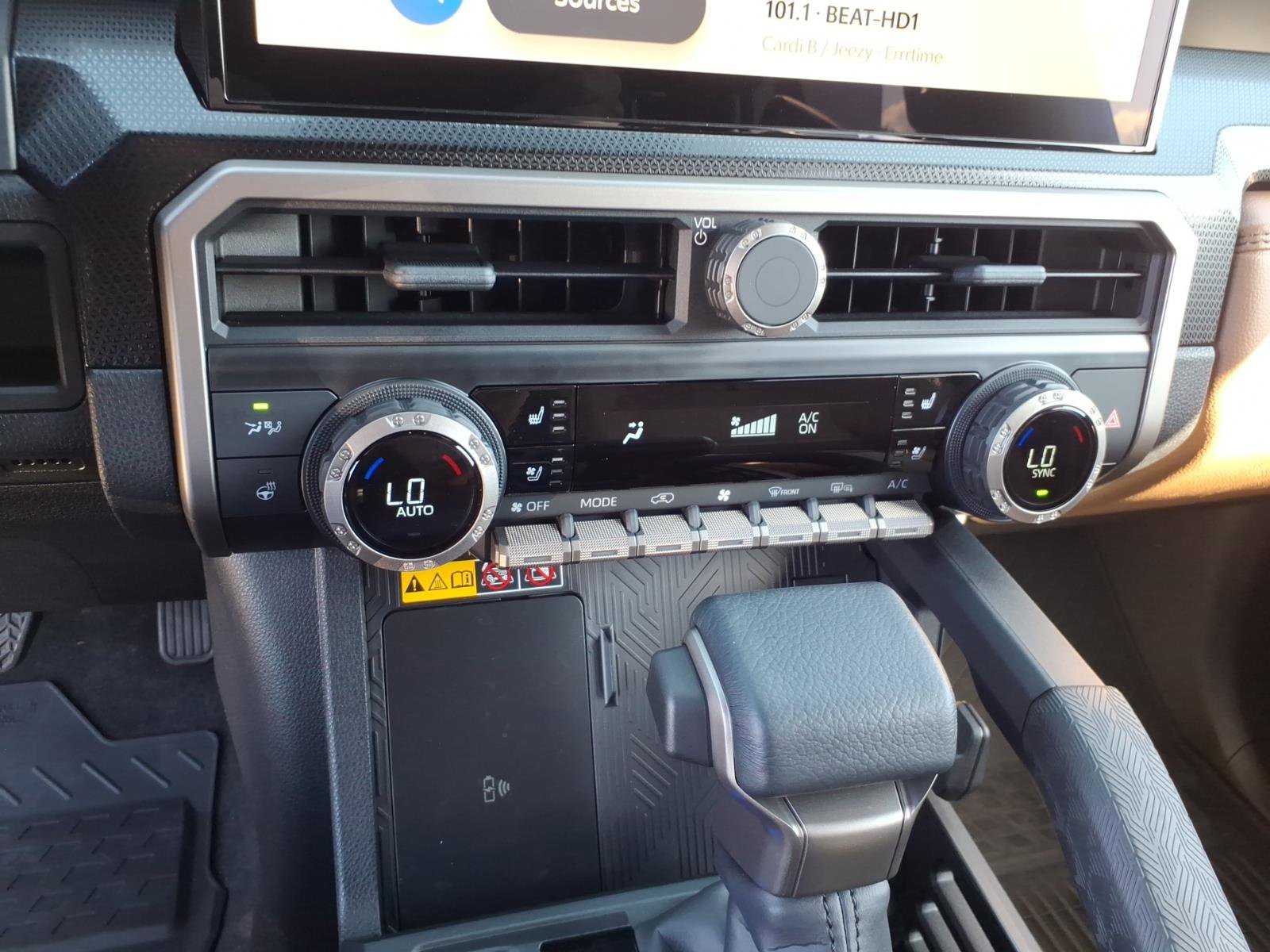 Used 2025 Toyota 4Runner Limited AWD/4WD image 20