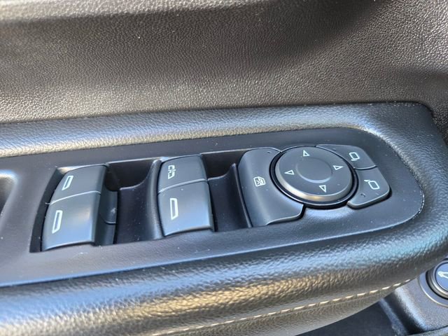 Used 2024 GMC Terrain SLT image 32