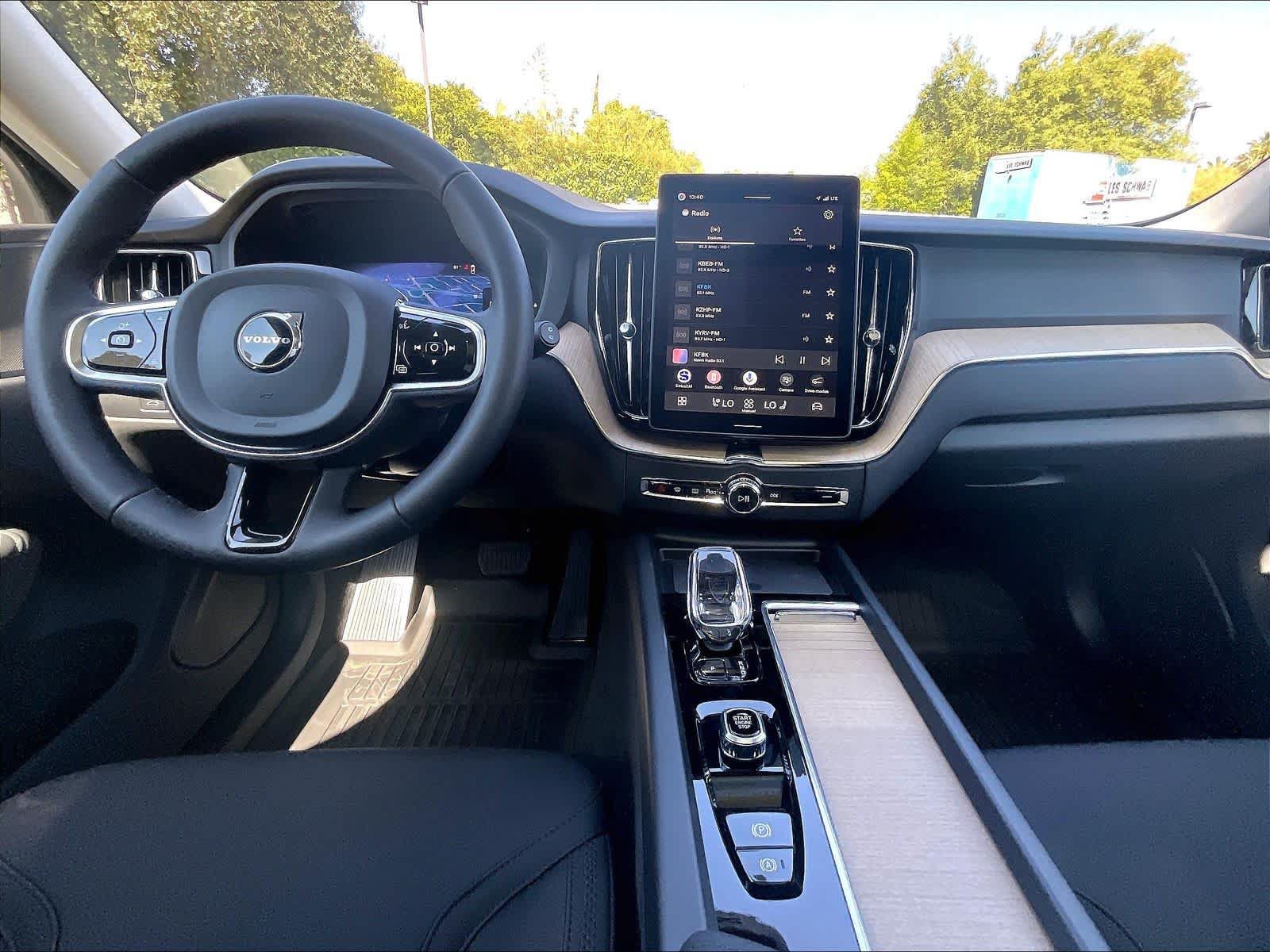 New 2026 Volvo XC60 T8 Plus w/ Climate Package PRO AWD/4WD image 7