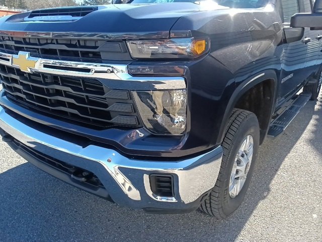 Used 2024 Chevrolet Silverado 2500 LT image 9