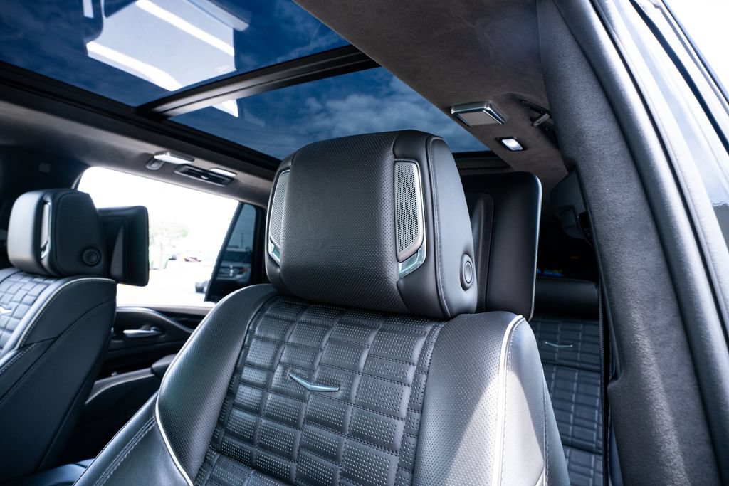 Used 2023 Cadillac Escalade V AWD/4WD image 32
