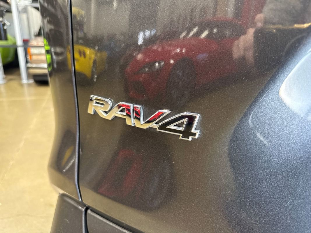 Used 2021 Toyota RAV4 LE AWD/4WD image 75