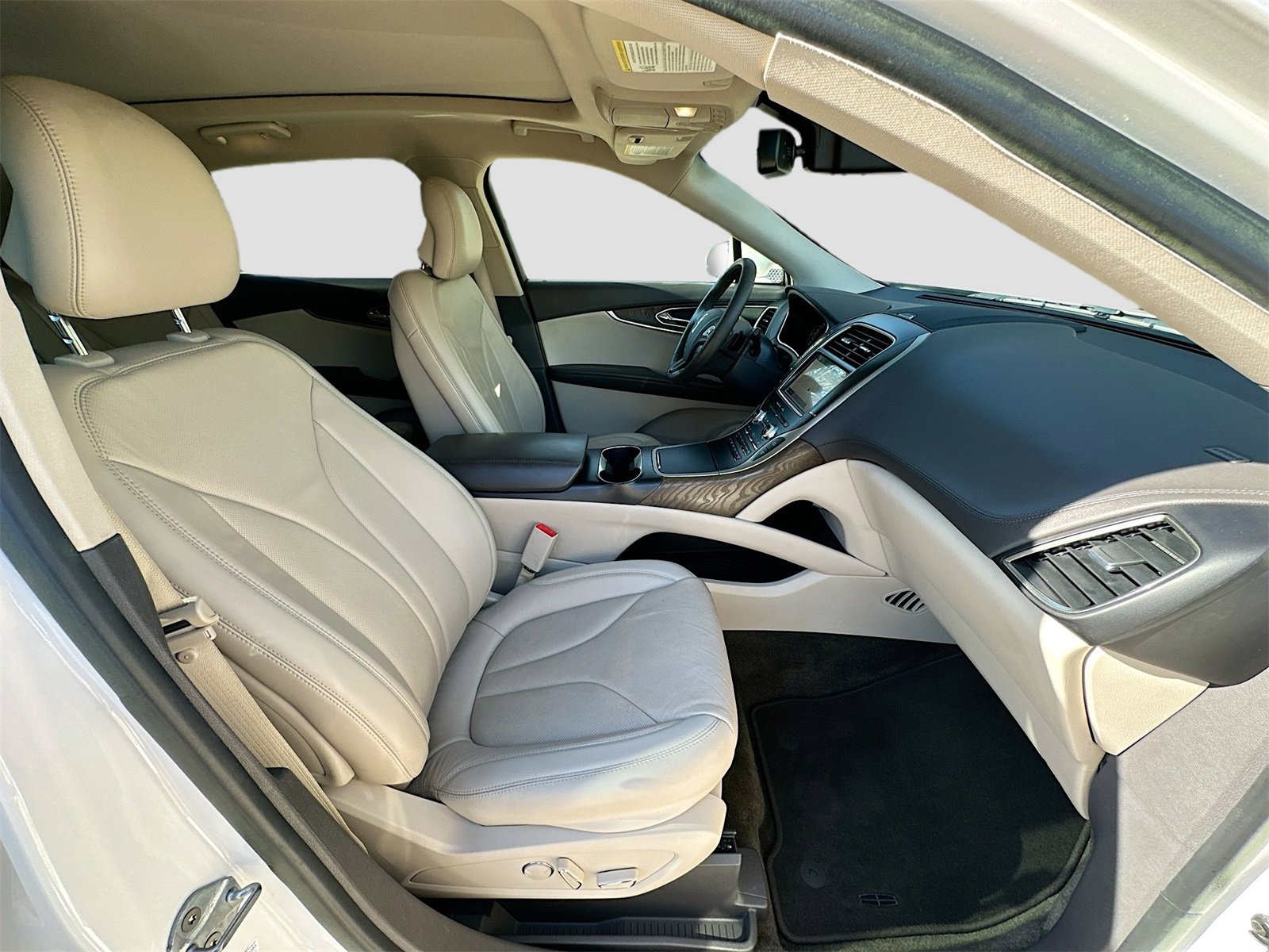 Used 2018 Lincoln MKX Reserve w/ Lincoln MKX Climate Package image 29