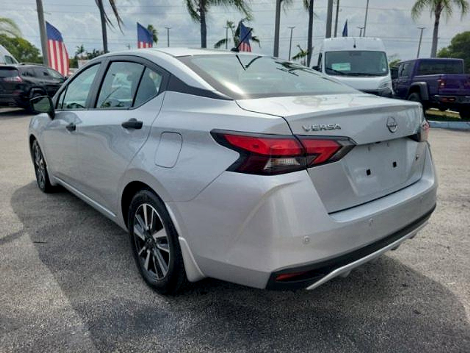 Used 2024 Nissan Versa S w/ S Plus Package FWD image 3