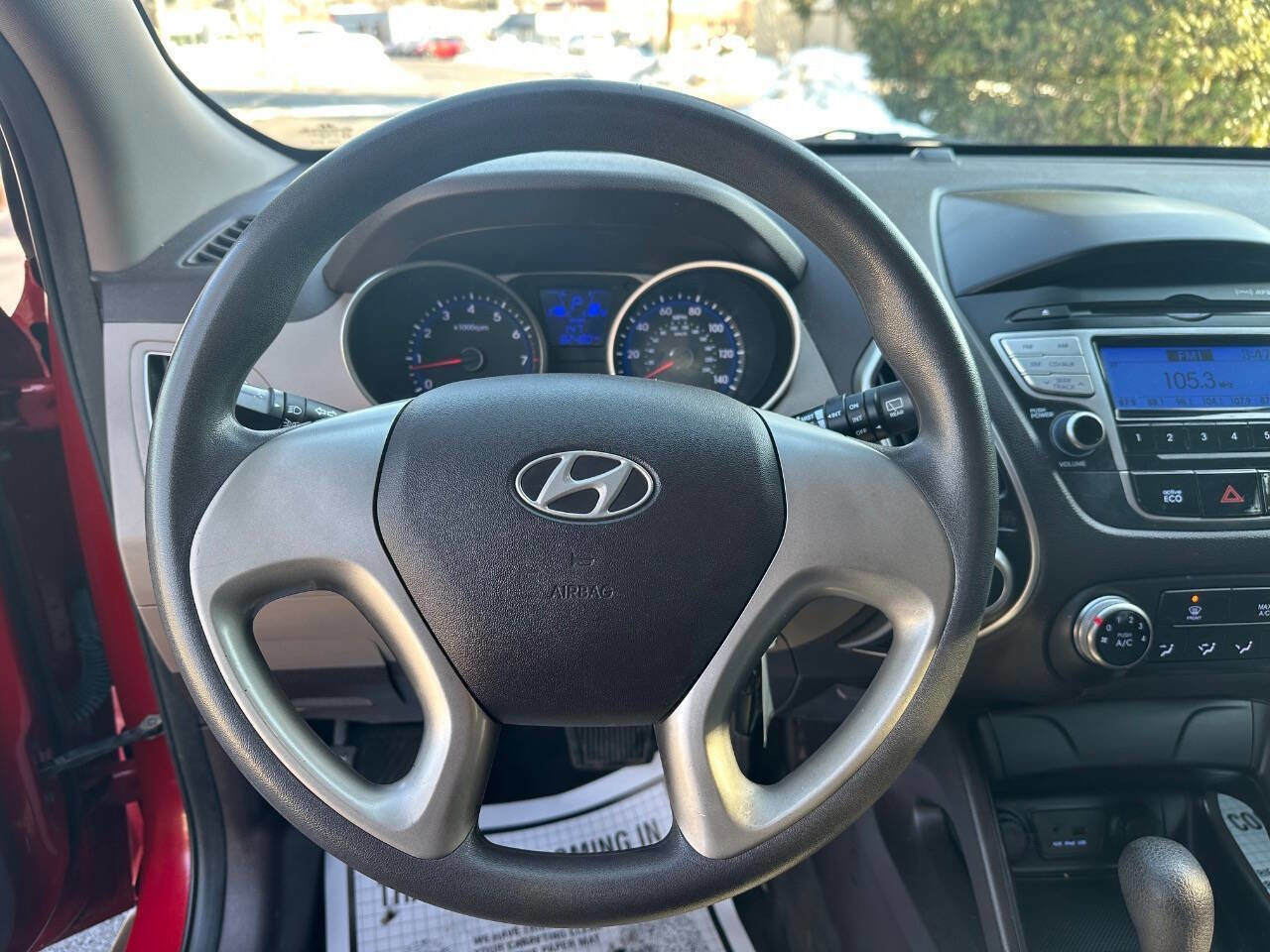 Used 2013 Hyundai Tucson GL FWD image 16