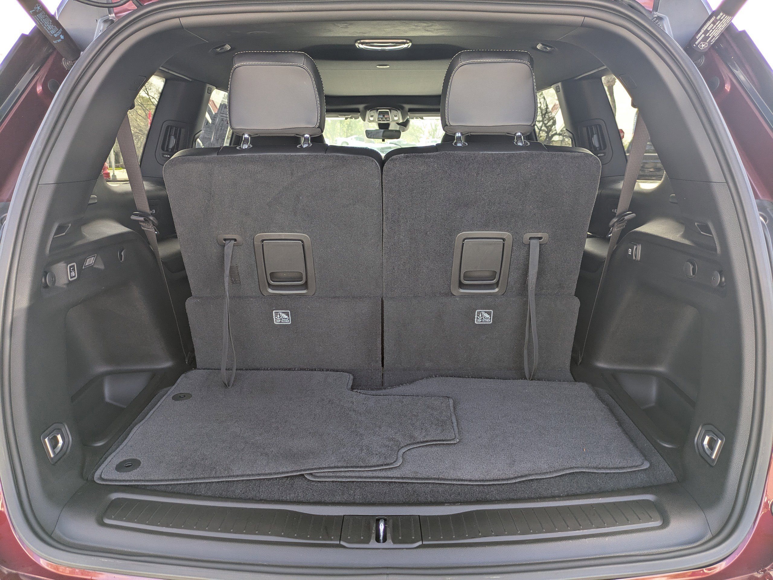 Used 2025 Jeep Grand Cherokee L Limited w/ Black Appearance Package AWD/4WD image 13