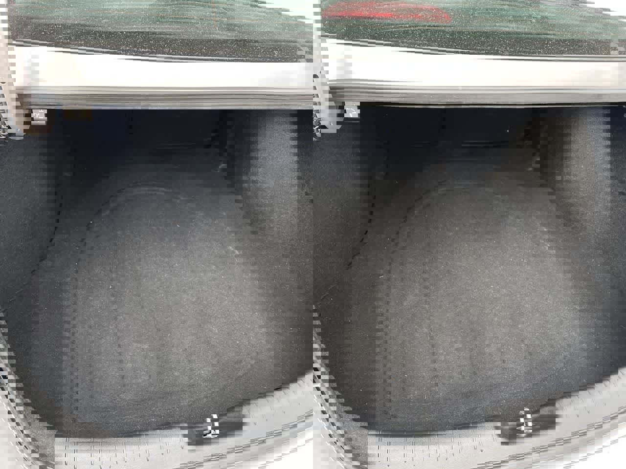 Used 2023 Hyundai Elantra Limited image 17