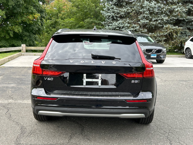 New 2026 Volvo V60 B5 Cross Country Ultra w/ Protection Package Premier AWD/4WD image 3