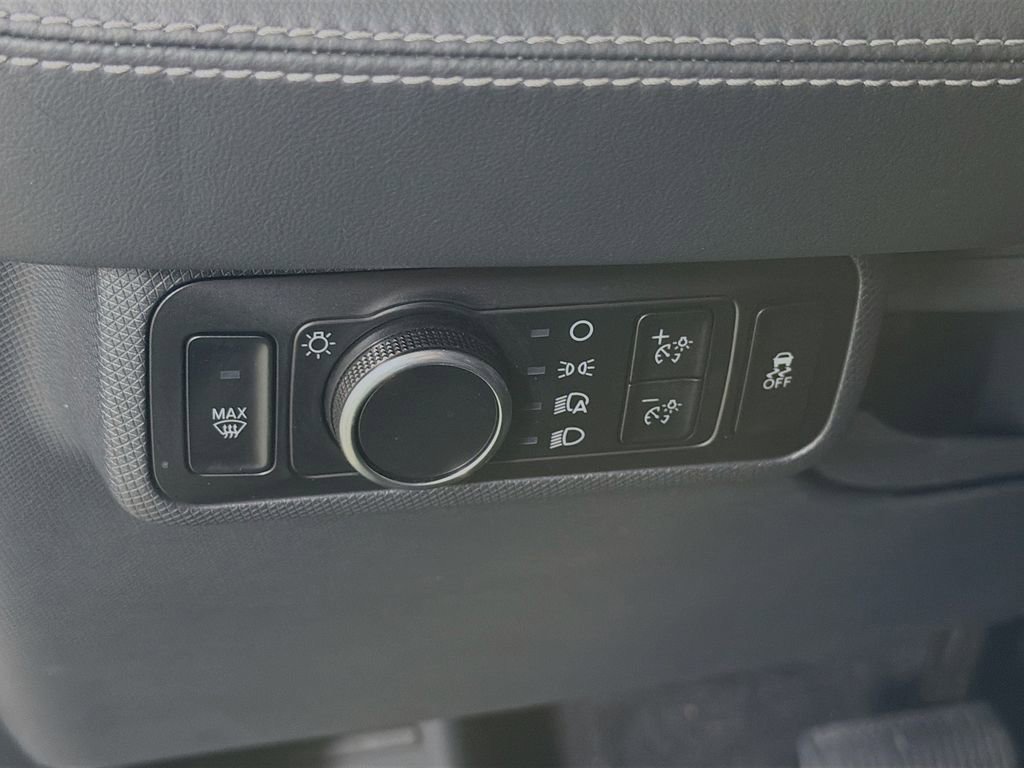 Used 2024 Ford Mustang Mach-E Select image 12