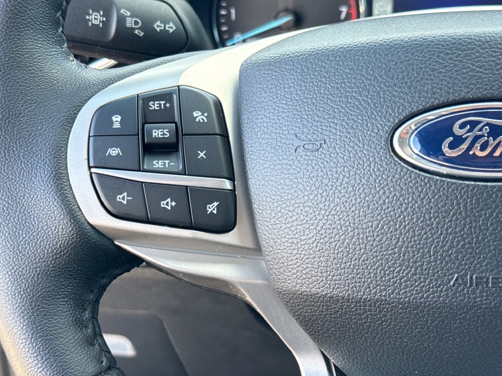 Certified 2022 Ford Explorer Limited AWD/4WD image 17
