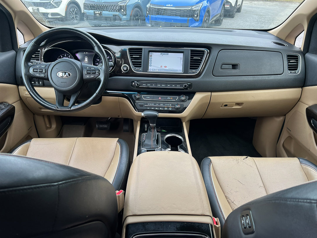 Used 2019 Kia Sedona SX image 30