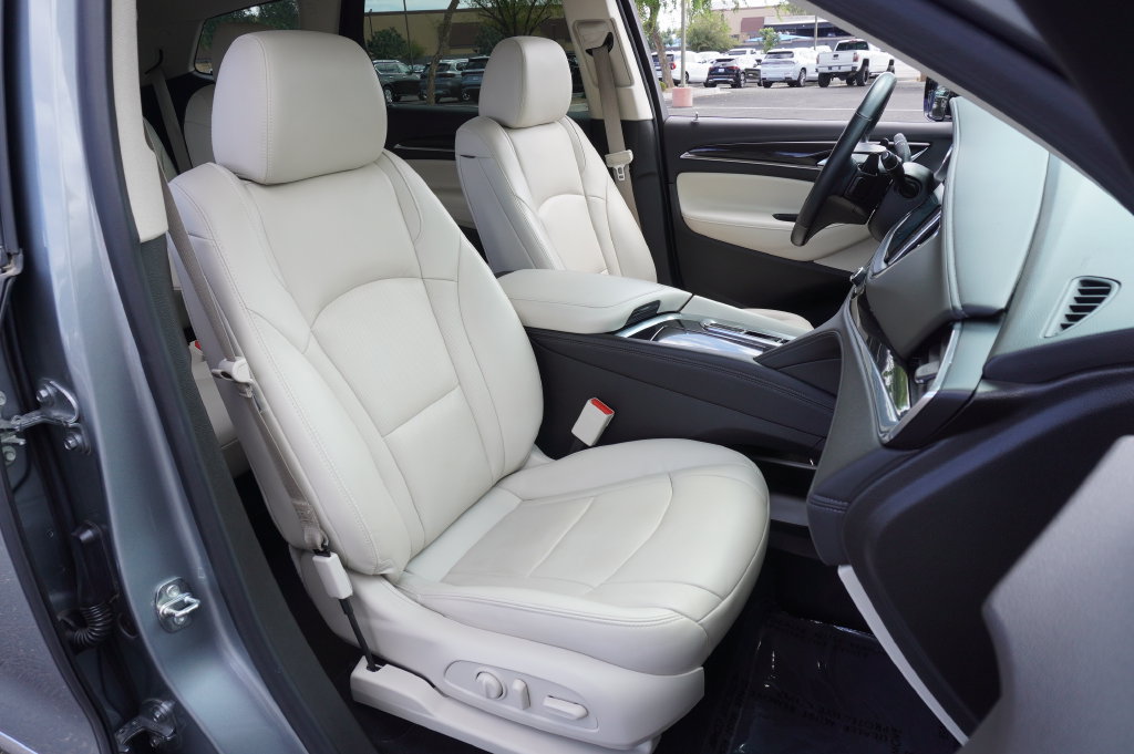 Used 2023 Buick Enclave Essence FWD image 17