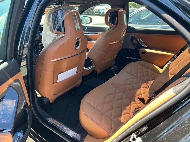 Used 2024 BMW 740i xDrive image 12