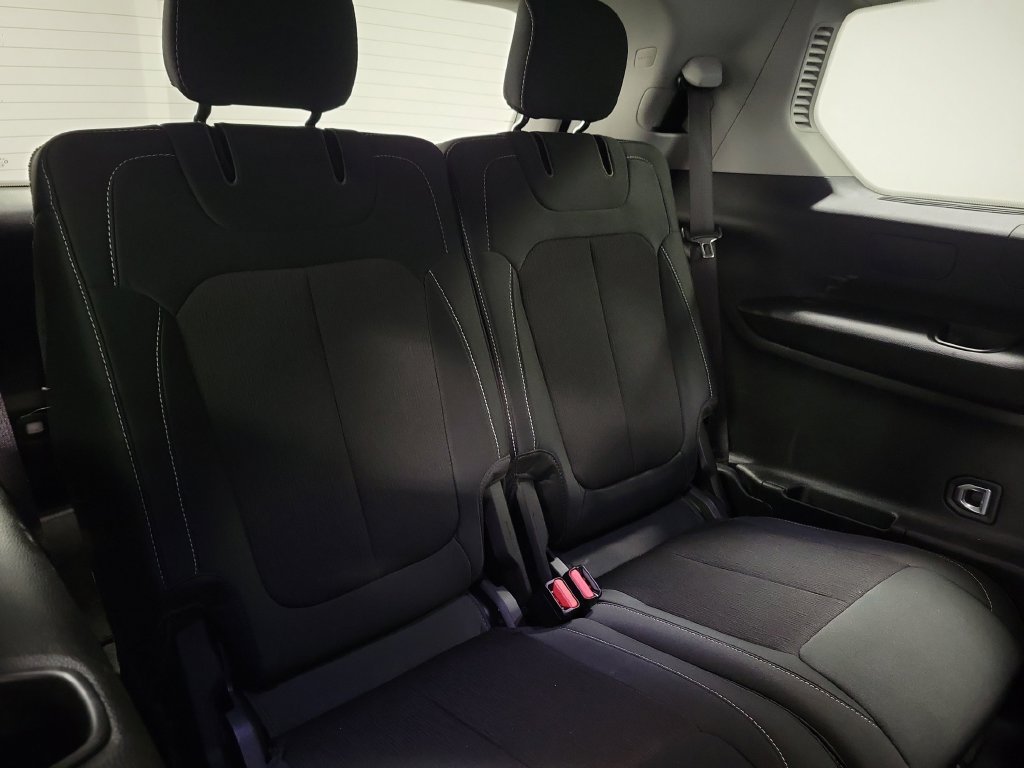 Used 2023 Jeep Grand Cherokee L Laredo AWD/4WD image 33