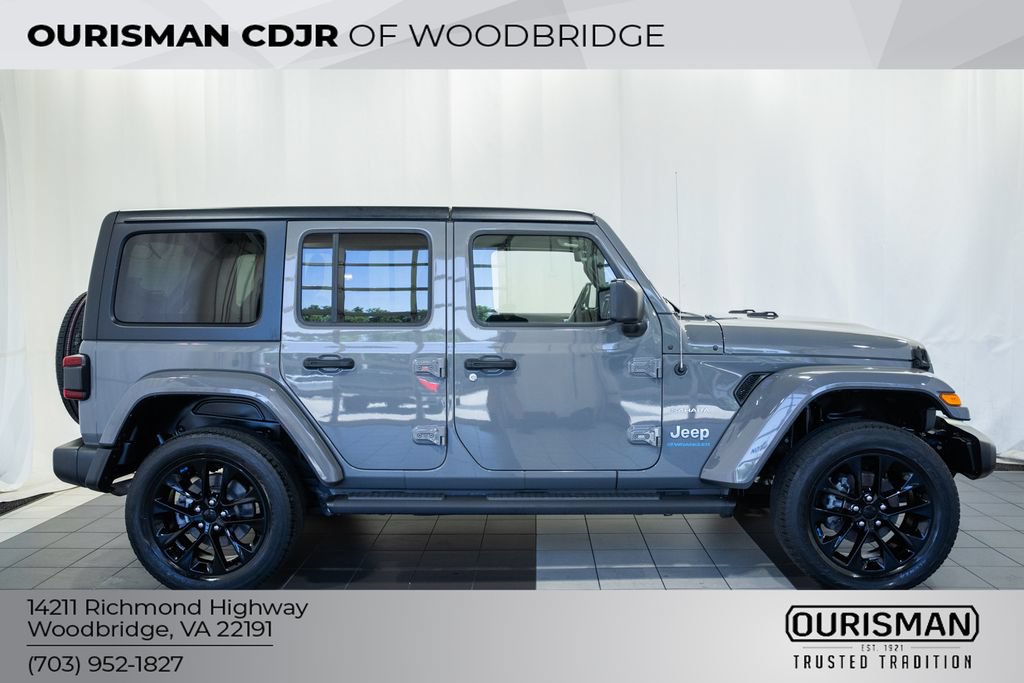 Used 2023 Jeep Wrangler Unlimited Sahara w/ Cold Weather Group AWD/4WD image 3