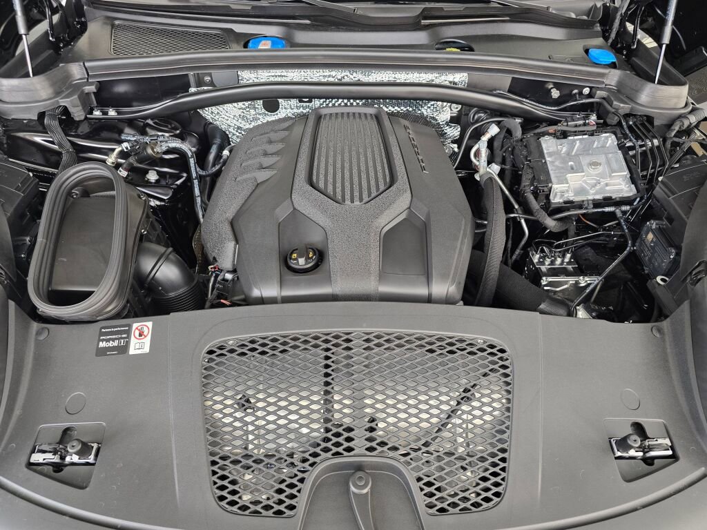 New 2026 Porsche Macan image 11