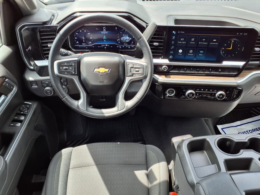 Used 2022 Chevrolet Silverado 1500 LT image 3
