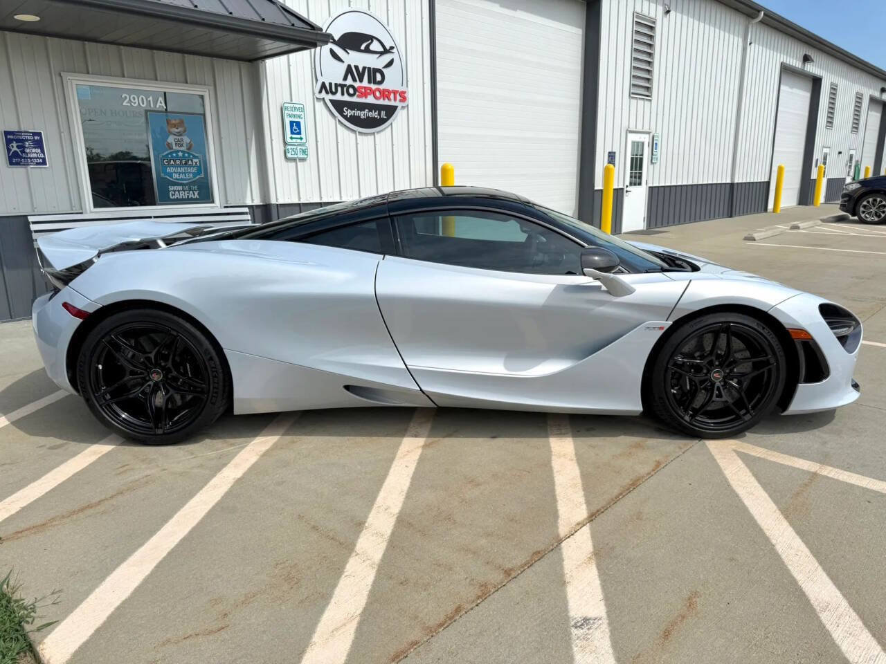 Used 2018 McLaren 720S RWD image 8