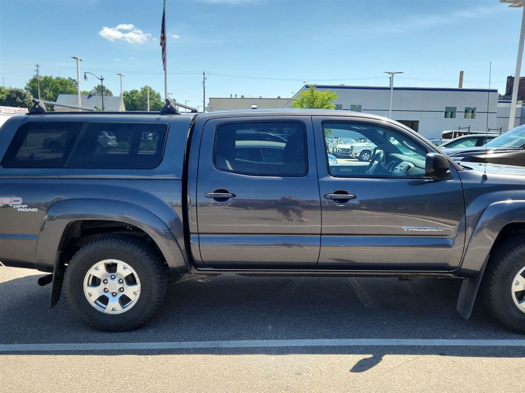 Used 2010 Toyota Tacoma 4x4 Double Cab image 3