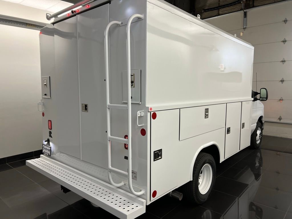 New 2026 Ford E-350 and Econoline 350 Super Duty w/ Power Equipment Group RWD image 6