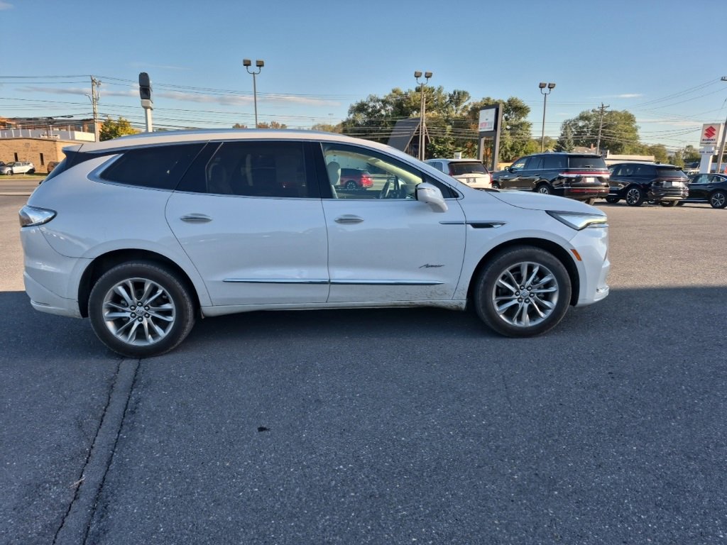 Used 2024 Buick Enclave Avenir image 5