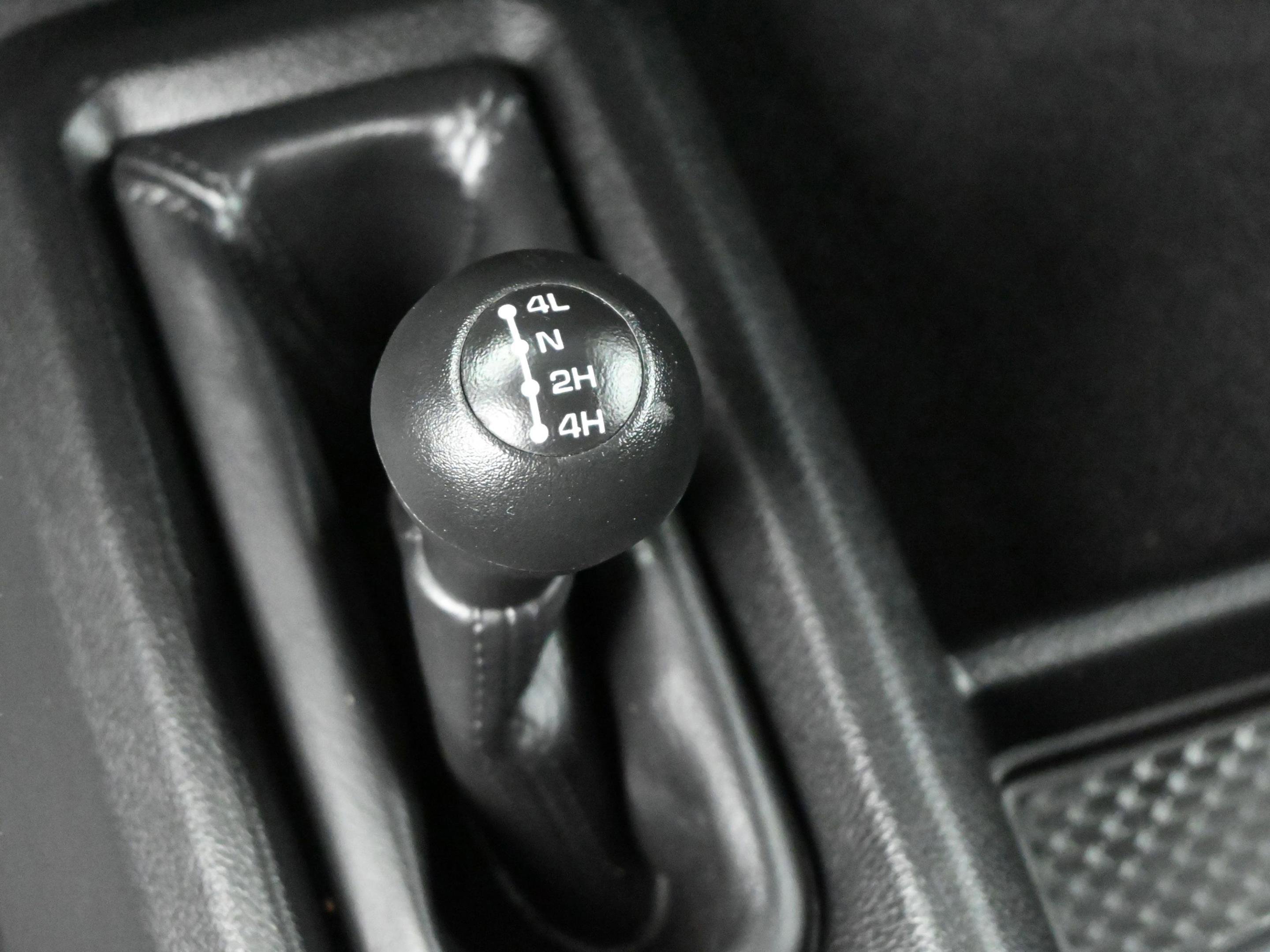 Used 2024 RAM 2500 Tradesman w/ Chrome Appearance Group image 25