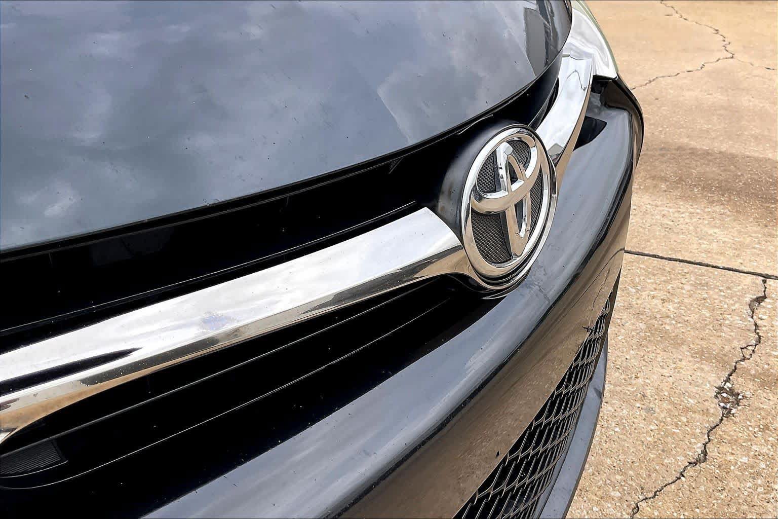 Used 2017 Toyota Camry LE FWD image 26