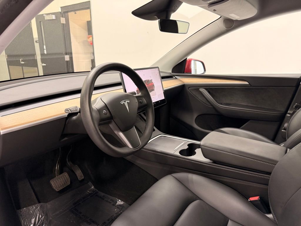 Used 2024 Tesla Model Y Long Range image 11
