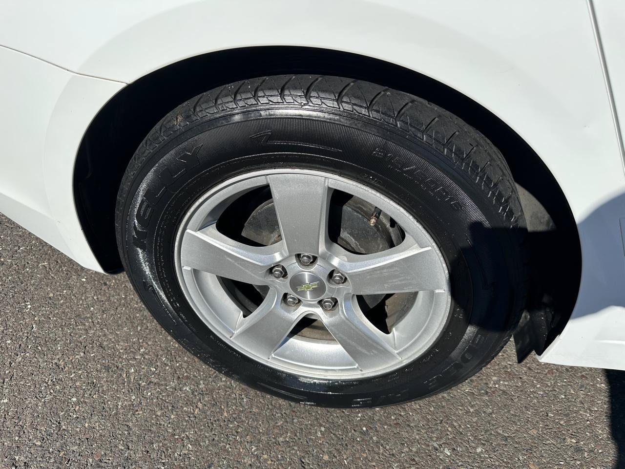Used 2015 Chevrolet Cruze LT w/ Sun And Sound Package FWD image 30