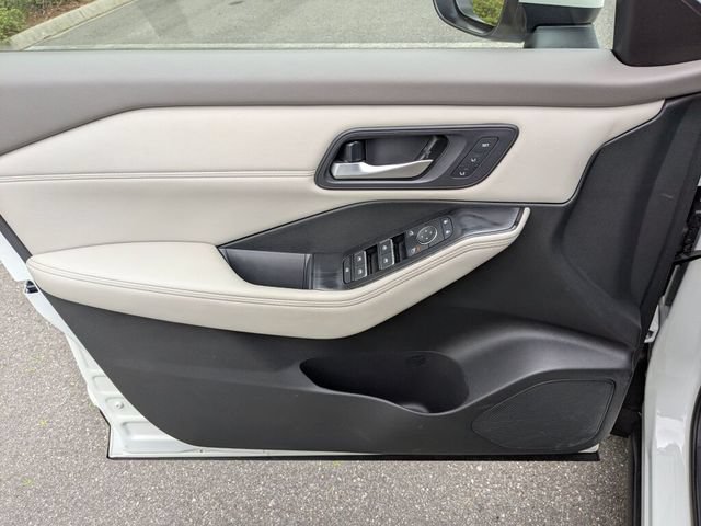 Used 2023 Nissan Rogue SL w/ SL Premium Package FWD image 30
