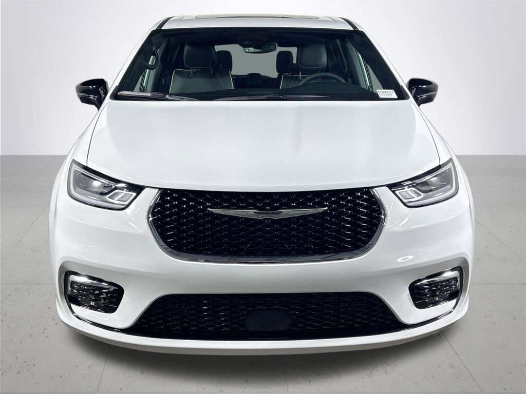 New 2026 Chrysler Pacifica Limited image 3