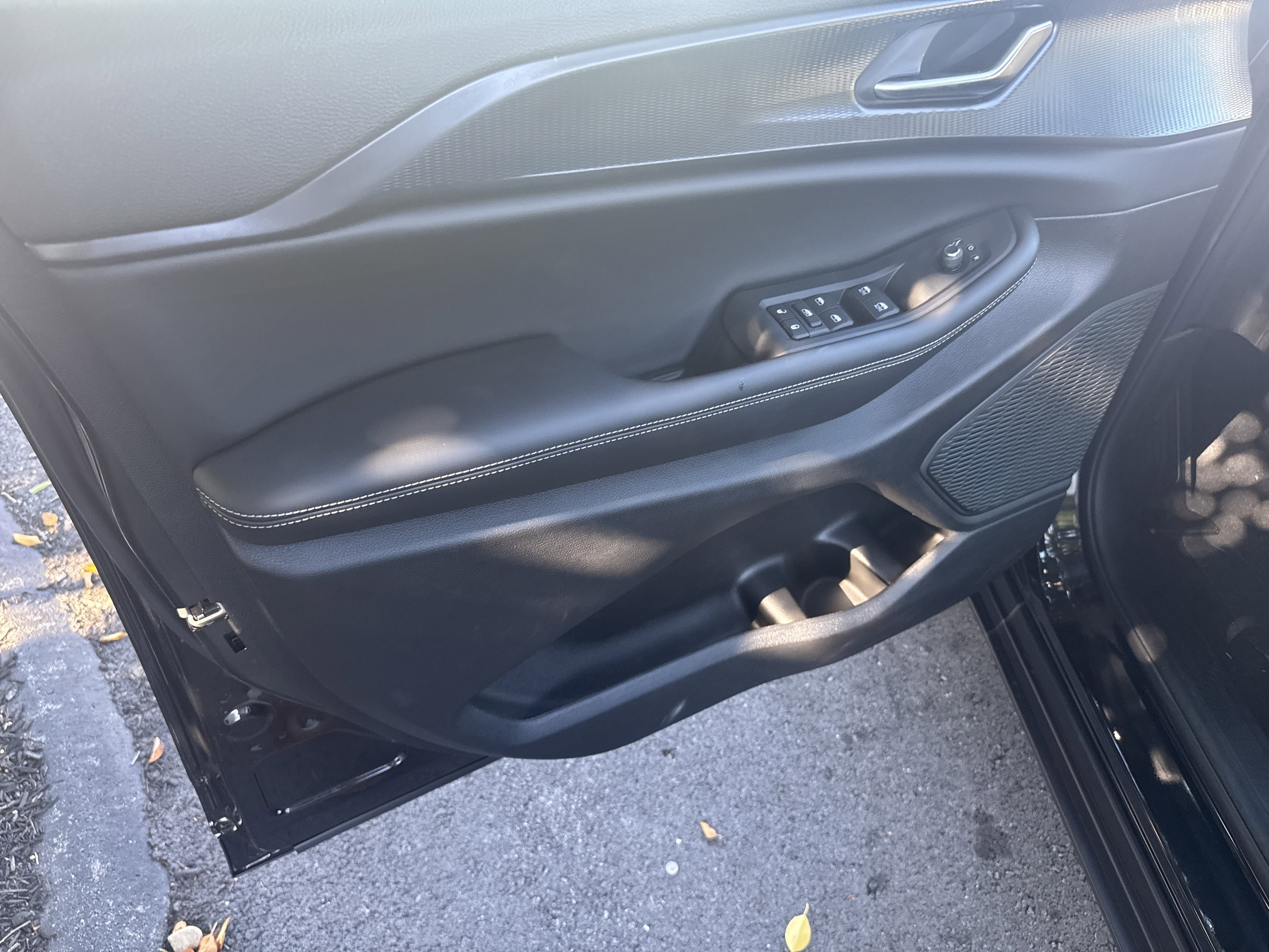 New 2025 Jeep Grand Cherokee L Altitude image 16