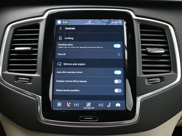 Used 2023 Volvo XC90 B6 Core w/ Climate Package image 16