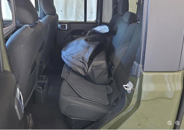 Used 2022 Jeep Gladiator Sport image 10