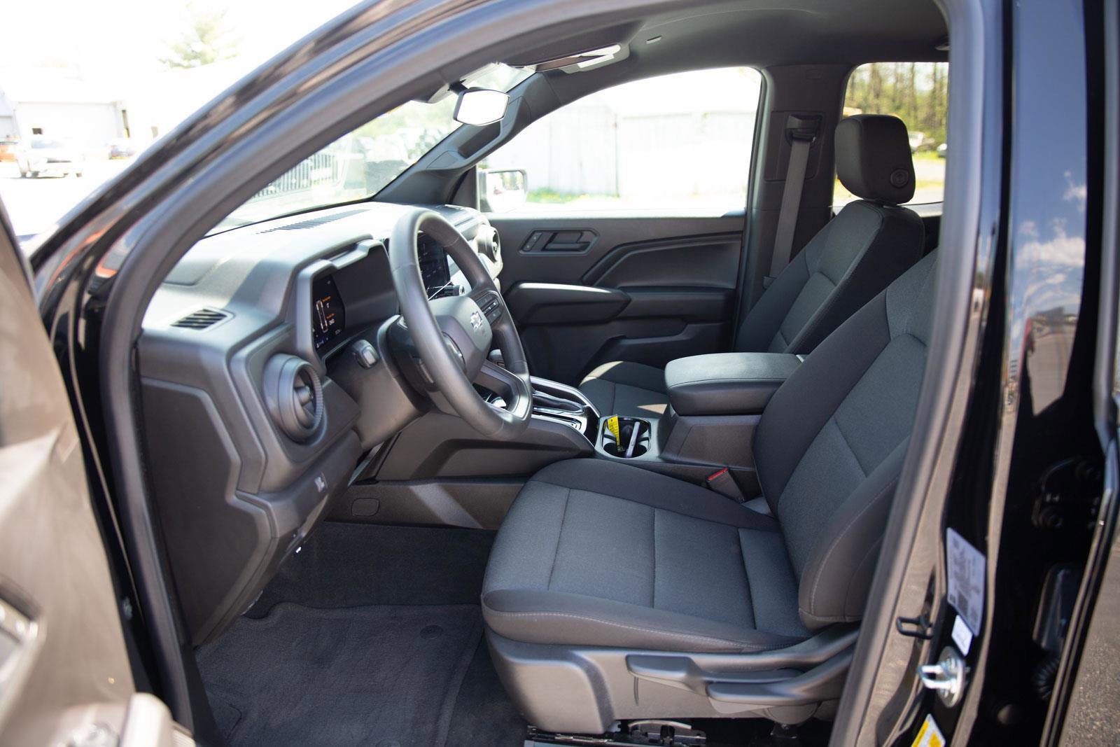 Used 2025 Chevrolet Colorado Trail Boss AWD/4WD image 22