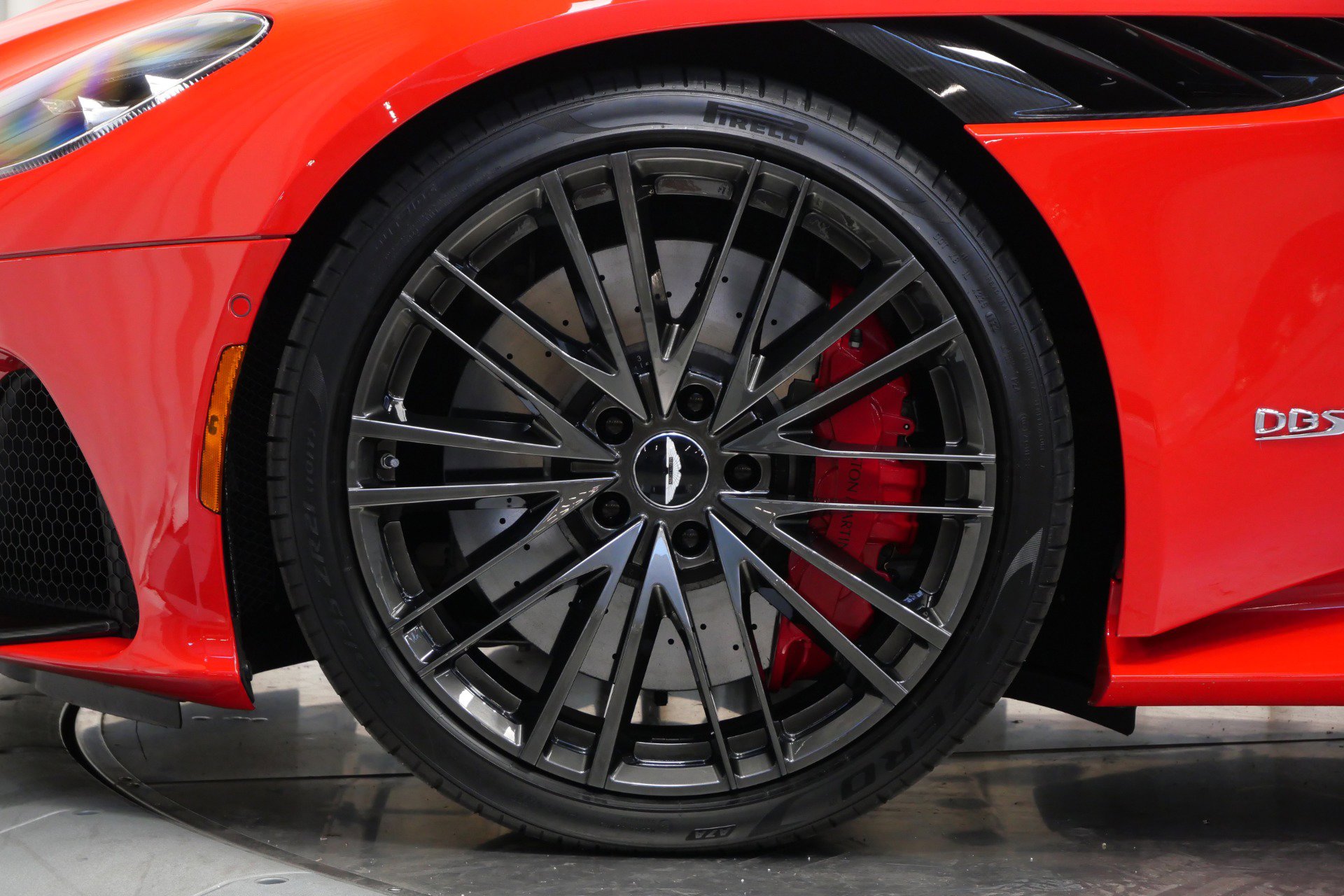 Used 2023 Aston Martin DBS Superleggera Volante image 10