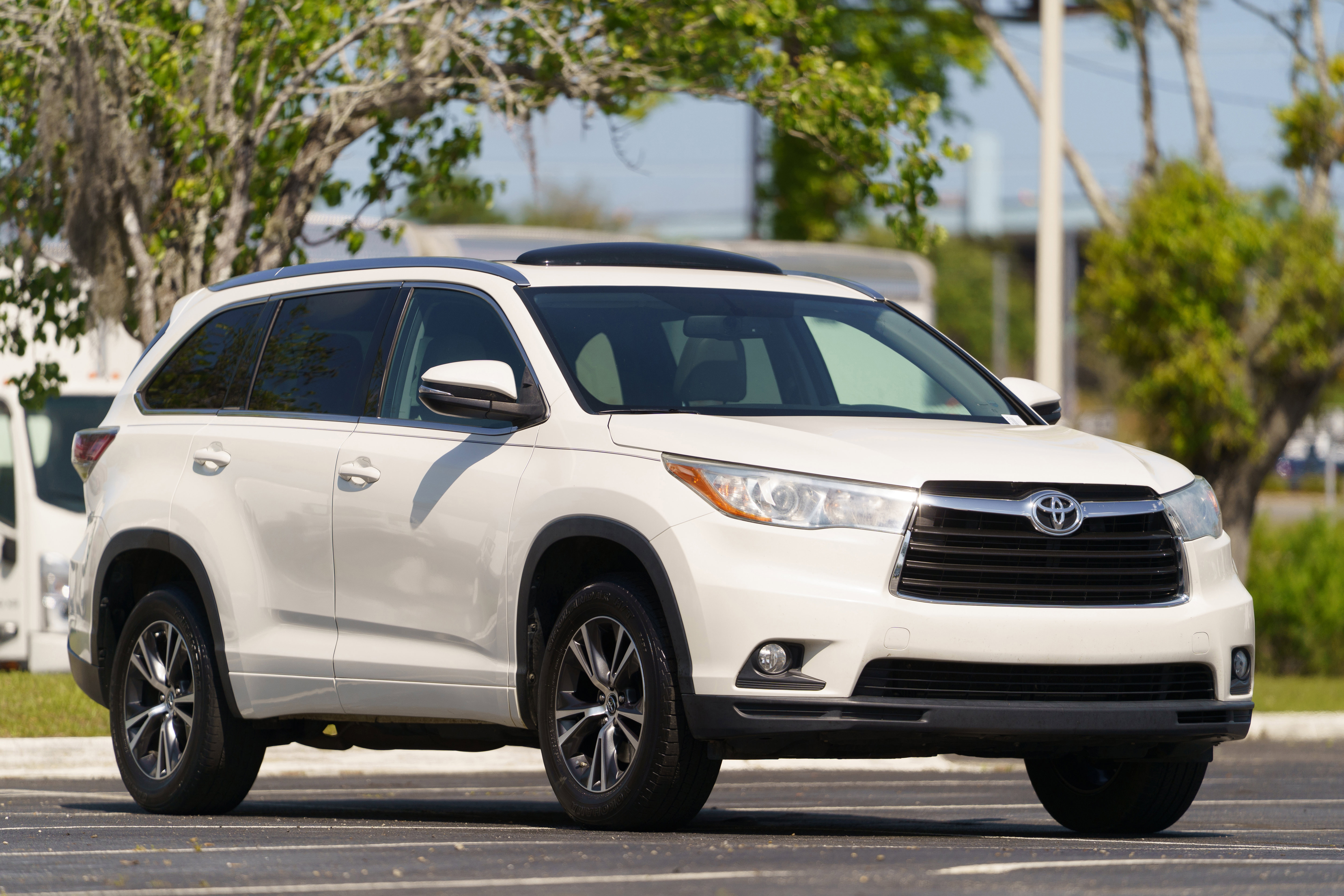 Used 2016 Toyota Highlander XLE image 41