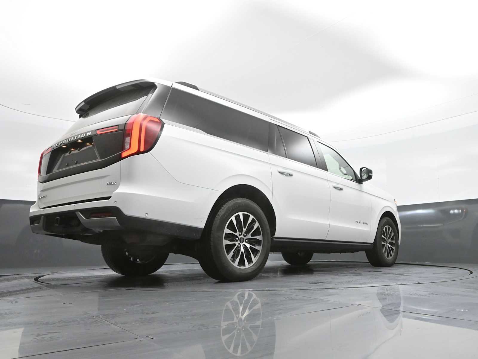 Used 2025 Ford Expedition Max Platinum AWD/4WD image 42