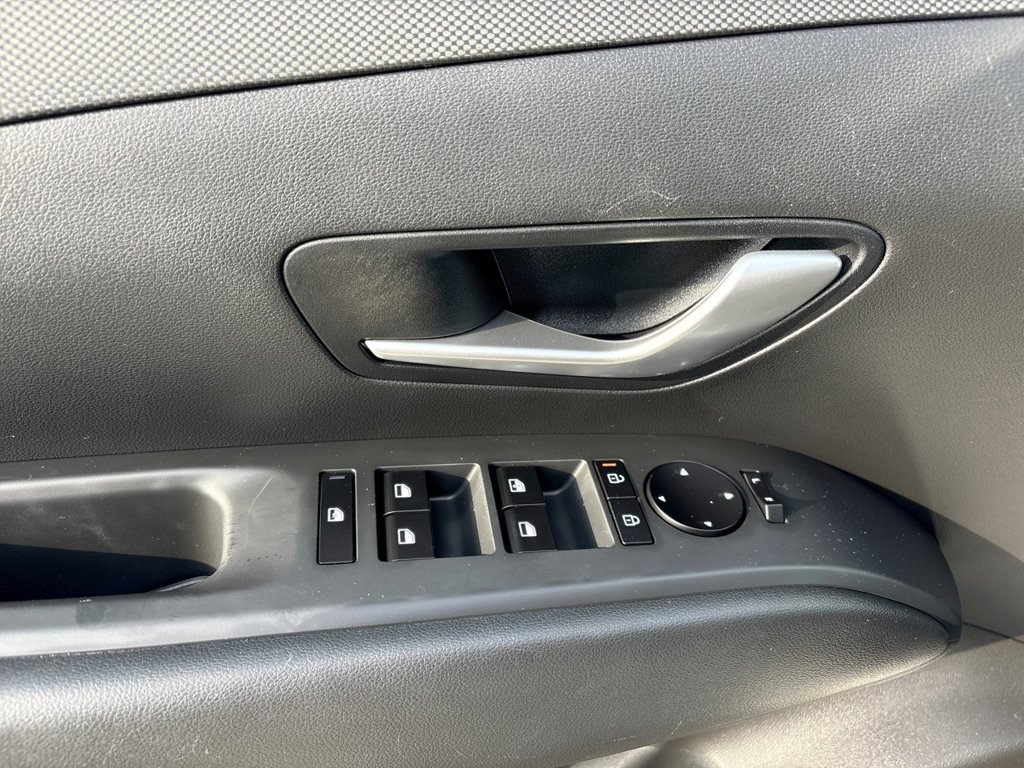 Certified 2025 Hyundai Tucson SE AWD/4WD image 13