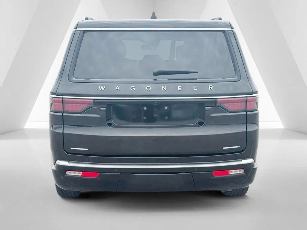 Used 2023 Jeep Wagoneer Series II AWD/4WD image 6