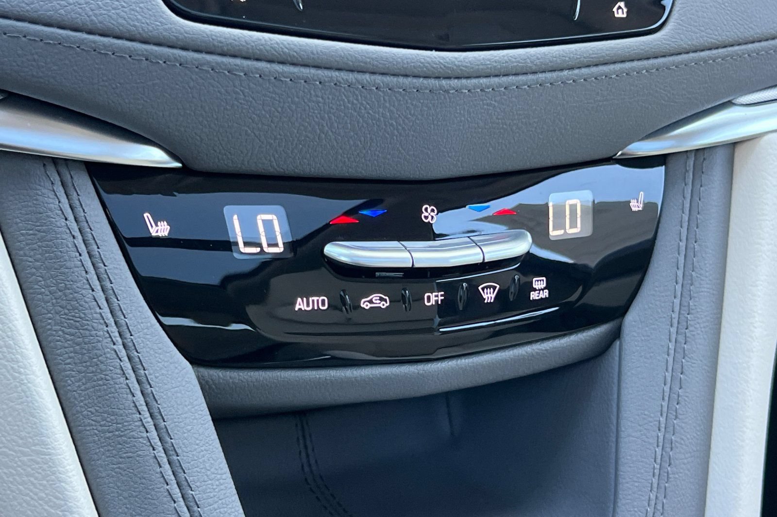 Used 2026 Cadillac XT5 Premium Luxury w/ LPO, Floor Liner Package FWD image 27
