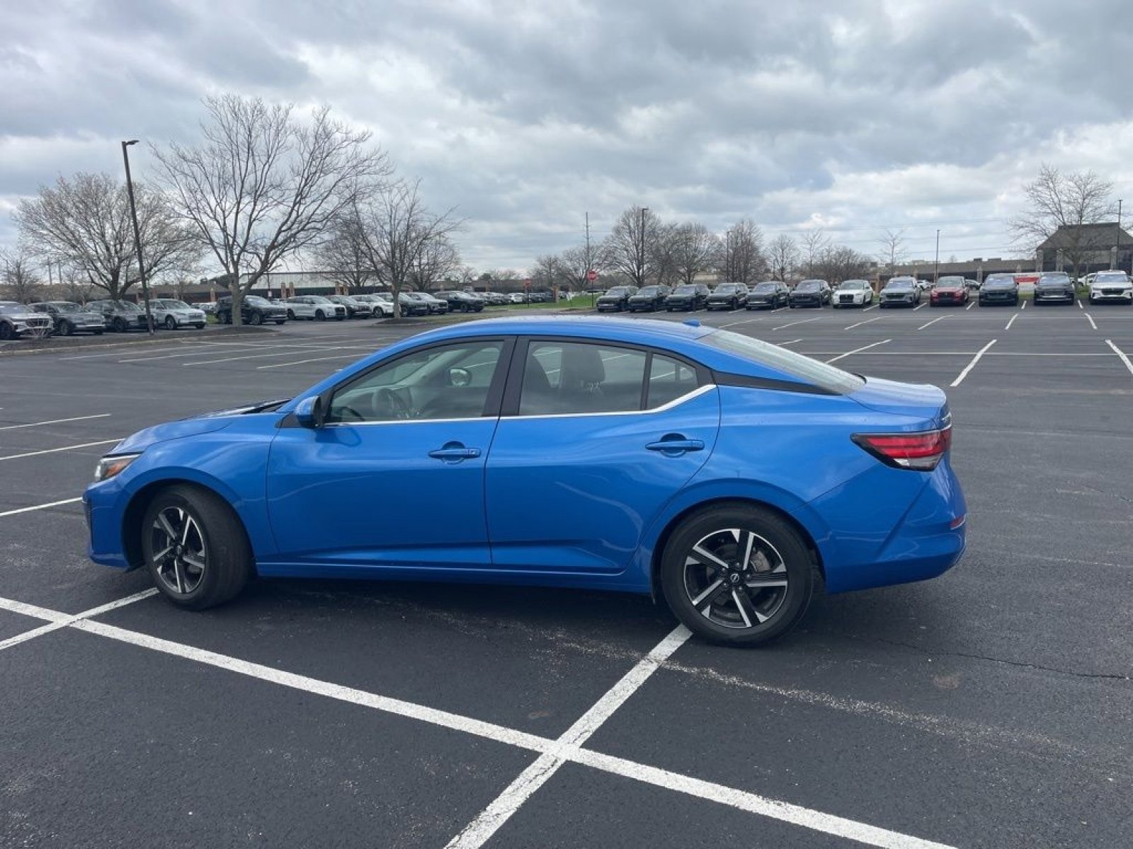 Used 2025 Nissan Sentra SV image 6