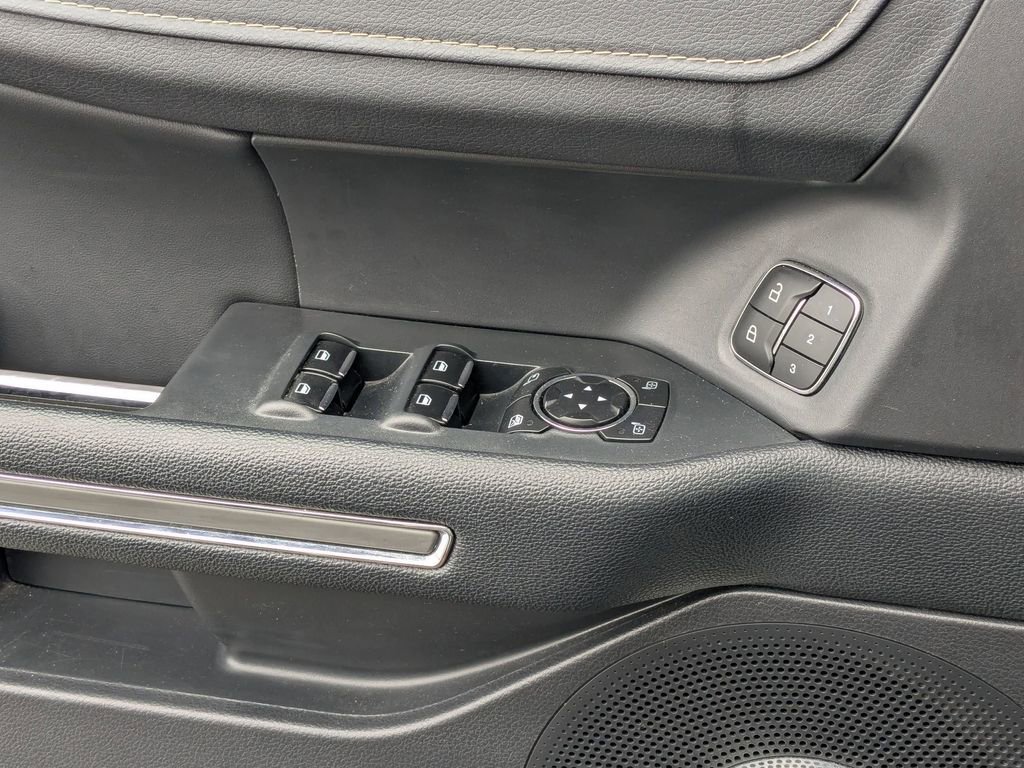 Used 2024 Ford Expedition Max XLT image 15