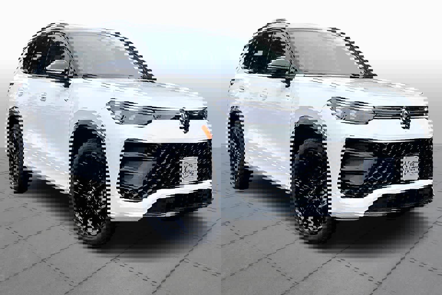 New 2026 Volkswagen Tiguan SE R-Line image 2